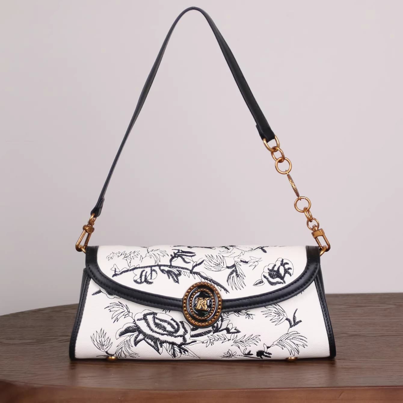Genuine Leather Fashion Embroidered Mother Bag 2026 New Chinese Style Handbag Women's Shoulder Underarm Birthday Gift Bag