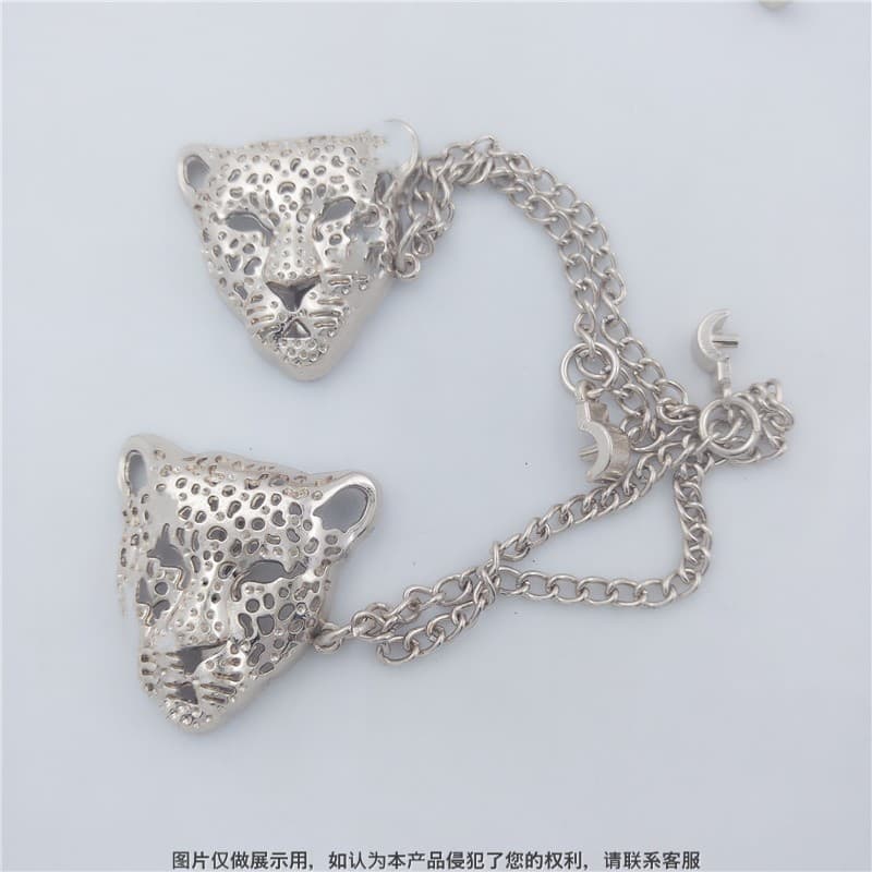 Foshan City New Women's Shoe Hardware Label Creative DIY Accessories Fashionable Light Gold Hollowed-out Leopard Head with Chain Decoration
