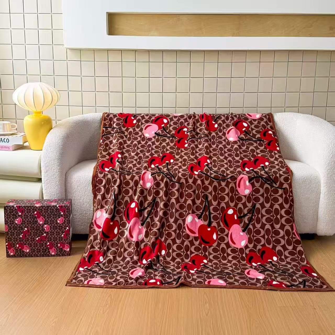 Trendy brand blanket wholesale popular flannel blanket office nap blanket leisure travel blanket