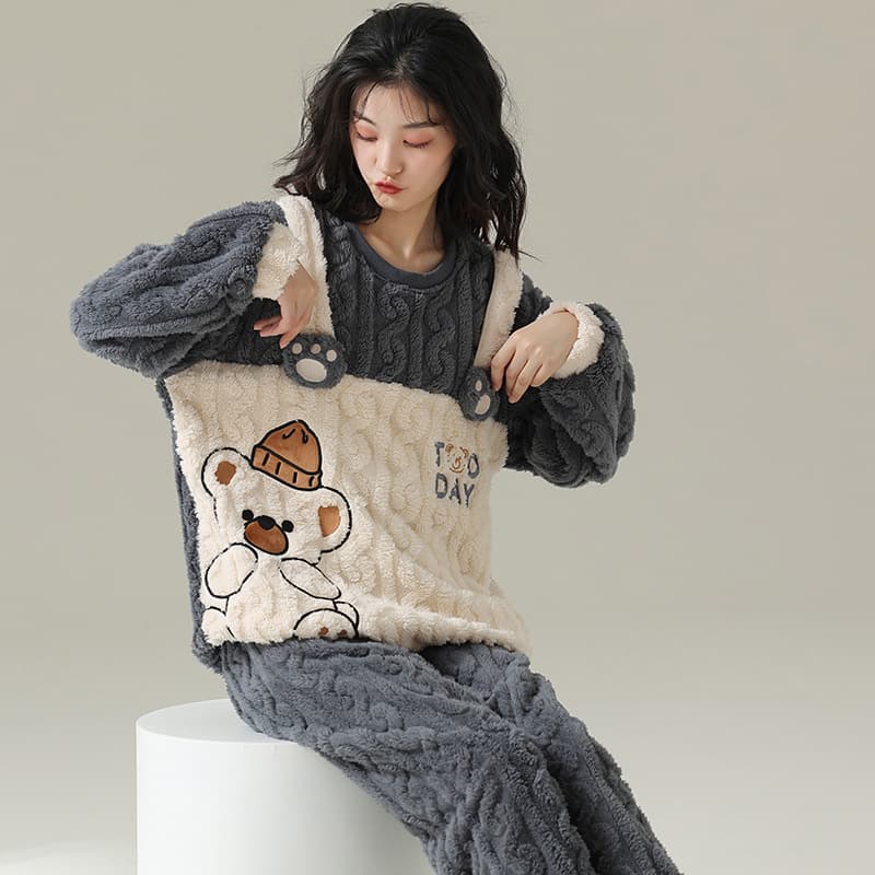 Winter Coral Fleece Pajamas for Women, Cute and Sweet, Teen Student Loose Casual Round Neck Plus Size Homewear Drop Shipping