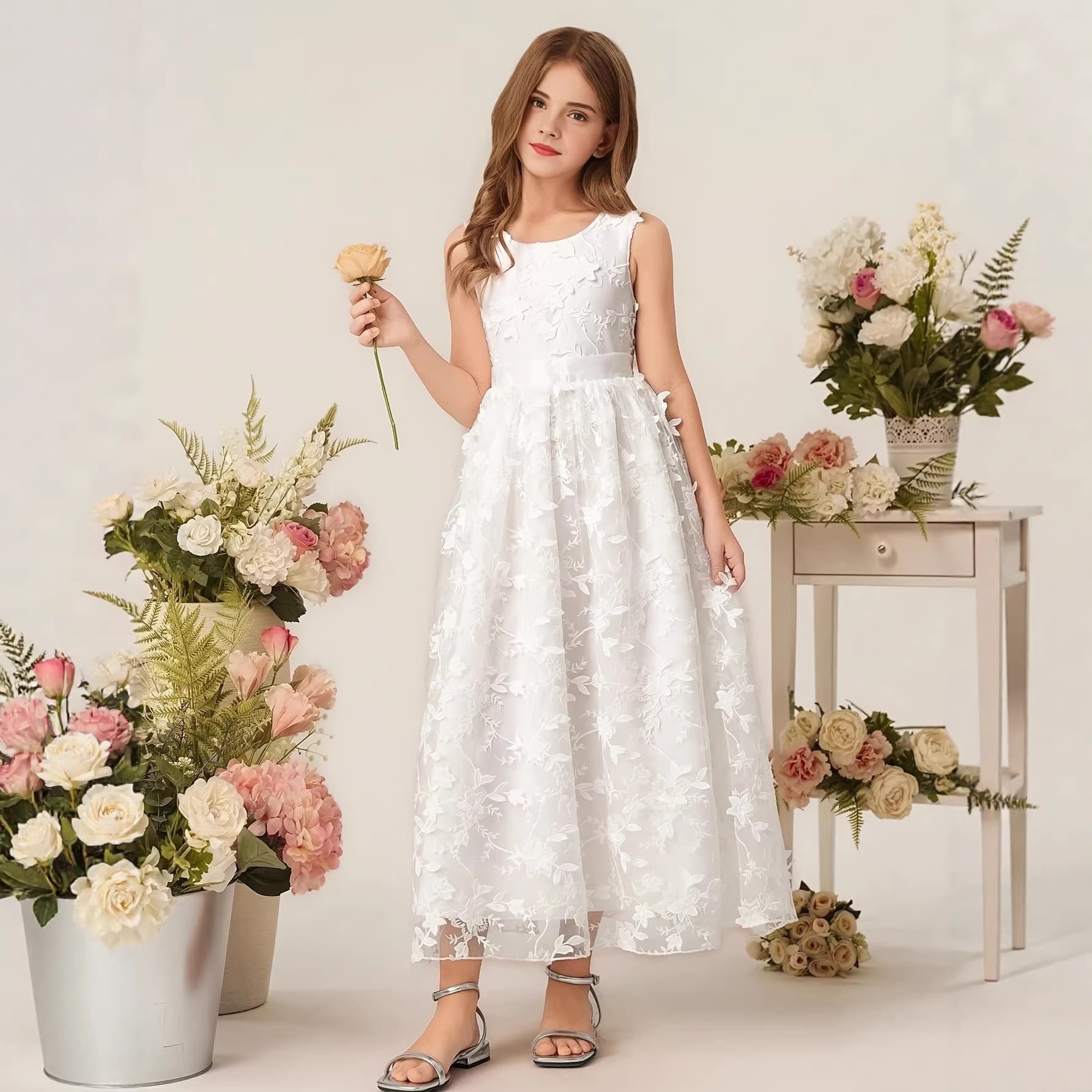 European and American girls' white sleeveless three-dimensional flower embroidered mesh dress, children's long princess dress, flower girl wedding