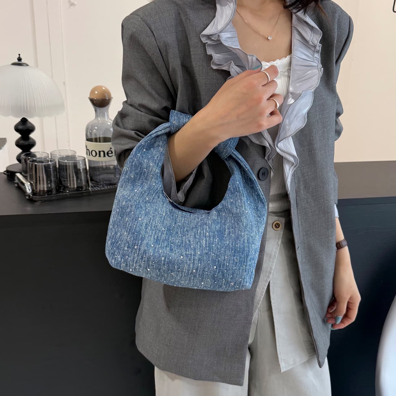 This year's popular loose-feeling hand-held small bag women's bag 2026 new summer style diamond-encrusted light luxury small square bag trendy coin purse
