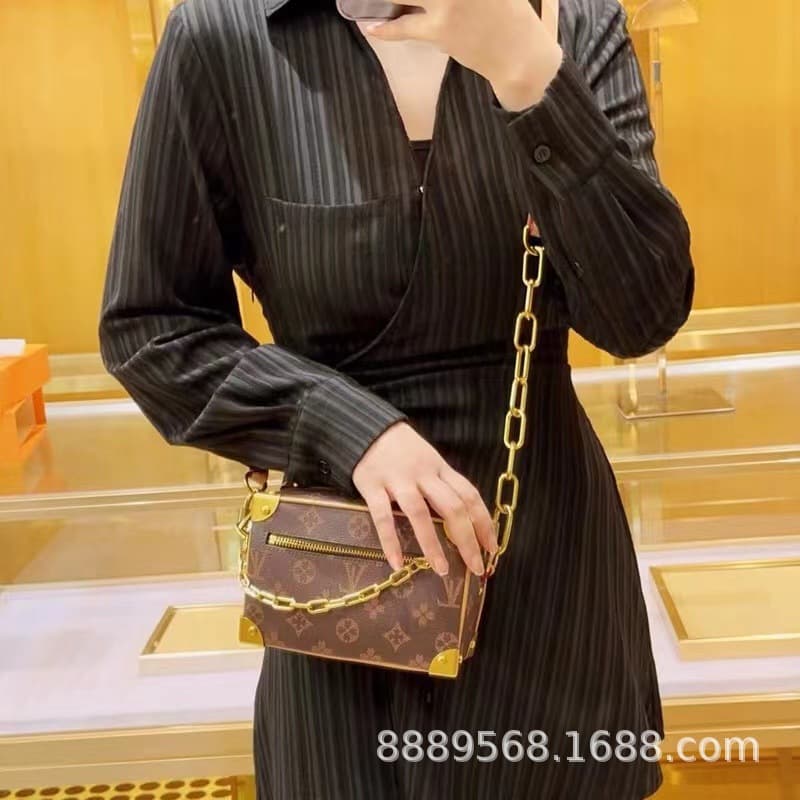Direct Supply Cross-border M LV Men's and Women's Bags Black Warrior Box Bag Chain Bag Pillow Bag Three-in-One Men's Bag