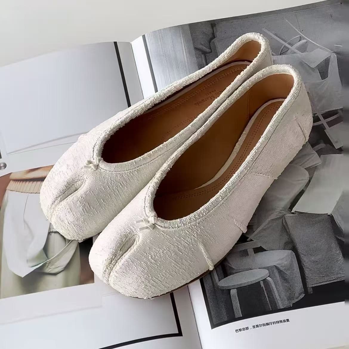 Split-Toe Shoes for Women 2026 New Niche Design, Pig Hoof Shoes, Flat Sole, Versatile Casual Retro Ballet Shoes for Women