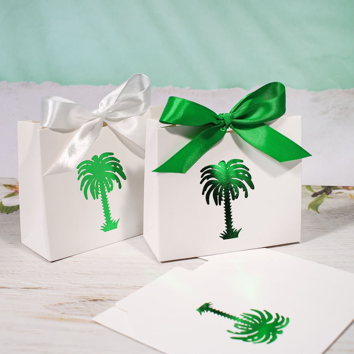 Best-selling Saudi National Day Coconut Tree Gold Foil Candy Box, Middle East Souvenir Candy Packaging Box Drop Shipping