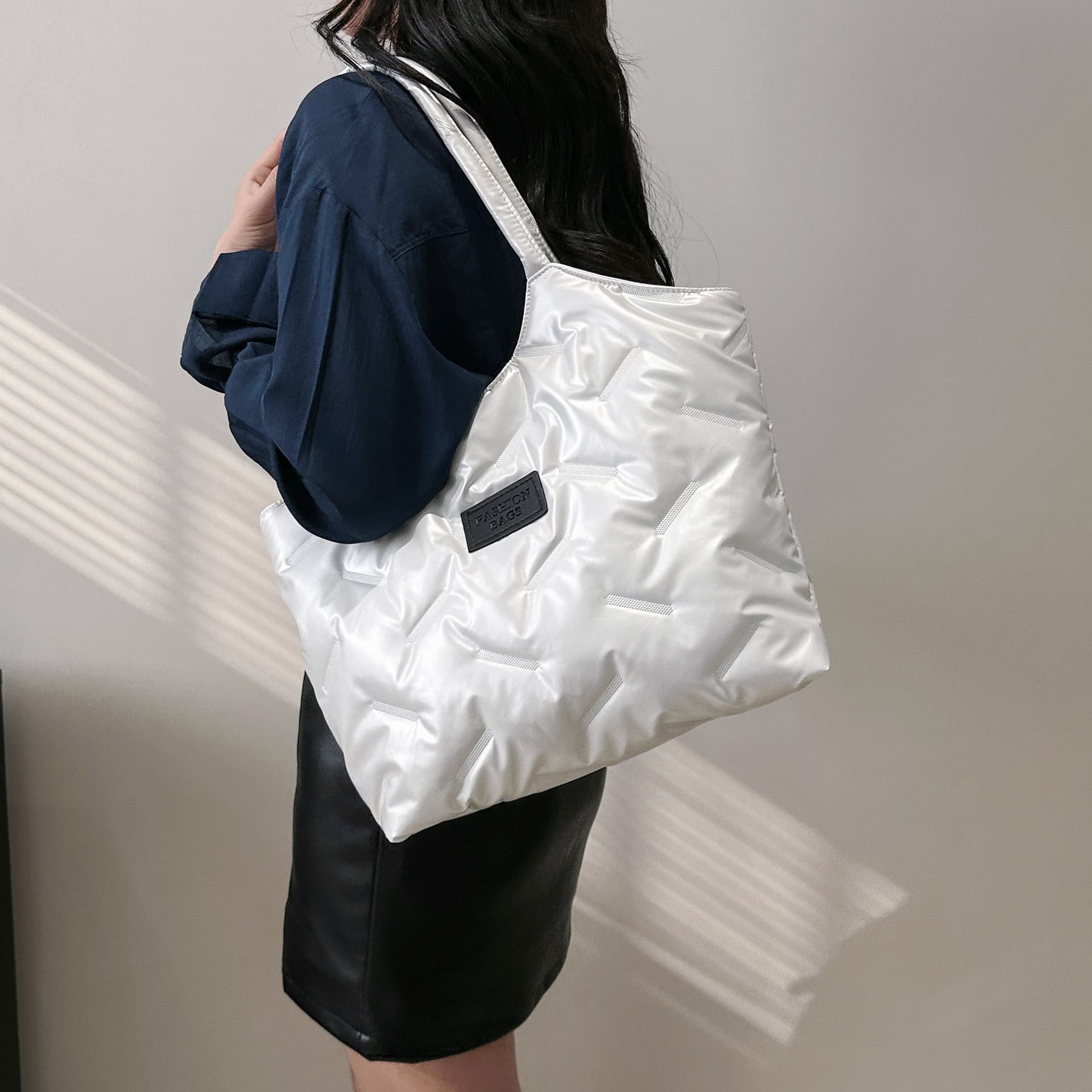 Cross-border New Large Capacity Cotton Bag Short Trip Travel Down Bag Shoulder Handheld Tote Bag Women's Commute