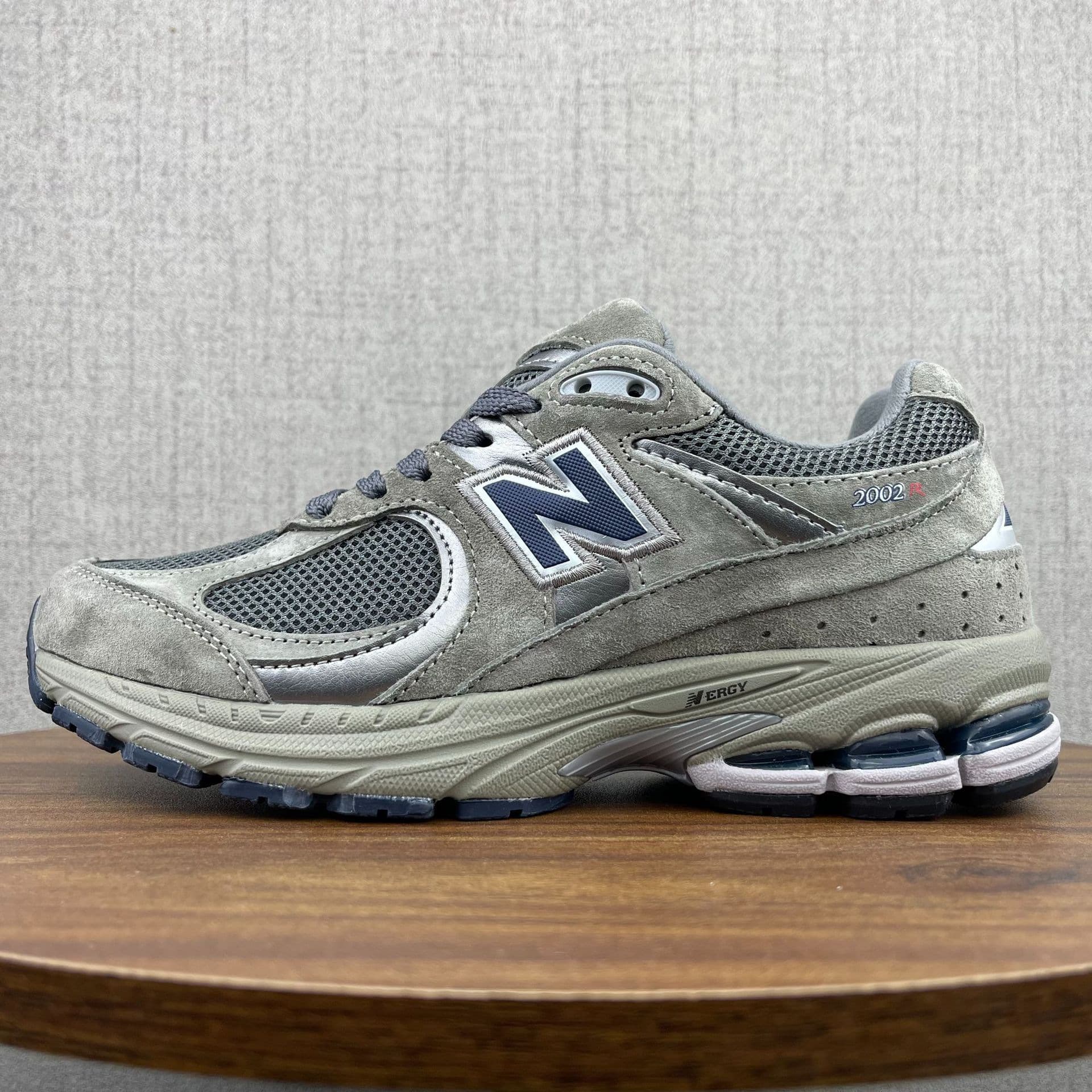 Putian NB2002 Unisex Sports Shoes Casual Retro Dad Shoes Couple Style Versatile Breathable Running Shoes