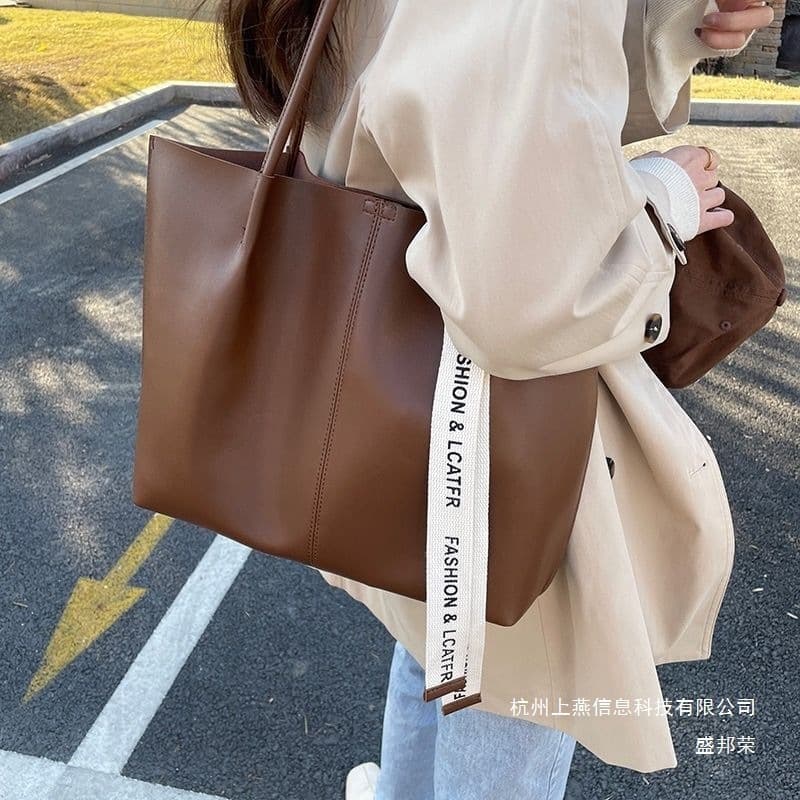 Autumn Winter Large Capacity Bag 2025 New Trendy Women Versatile Niche Shoulder Bag Large Tote Commute