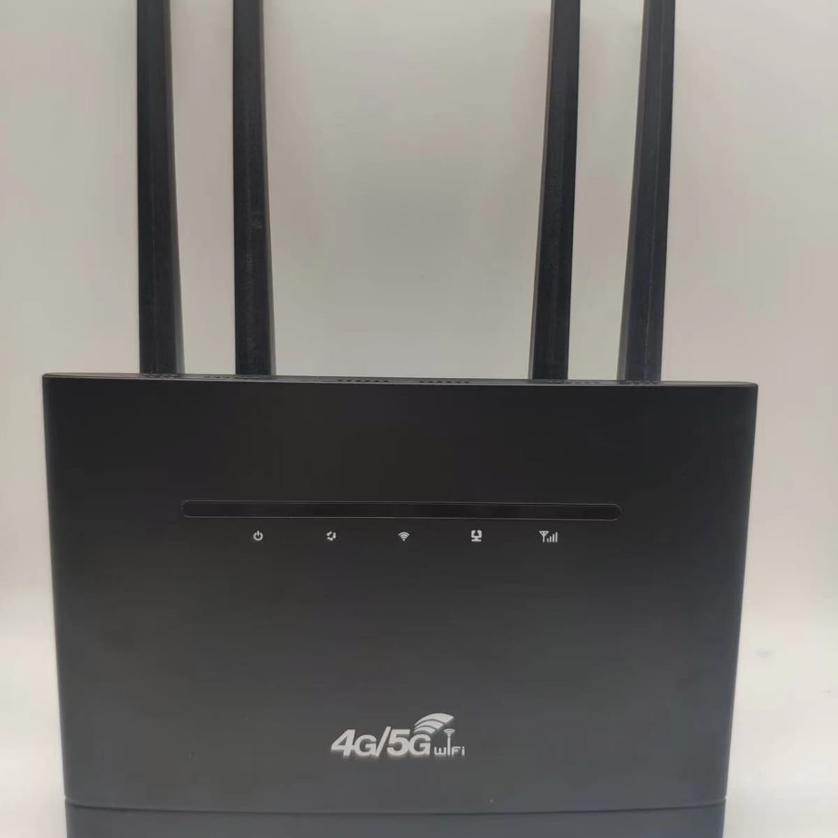 Malaysian Cracked Version V12+ Home/Office WiFi Router with SIM Card Insertion (4G/5G Wireless)