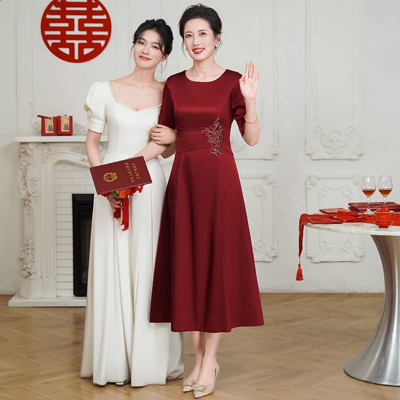 Grandma's Wedding Dress: Elegant and Generous, Modernized Cheongsam, Graceful and Sophisticated Women's Wedding Dress