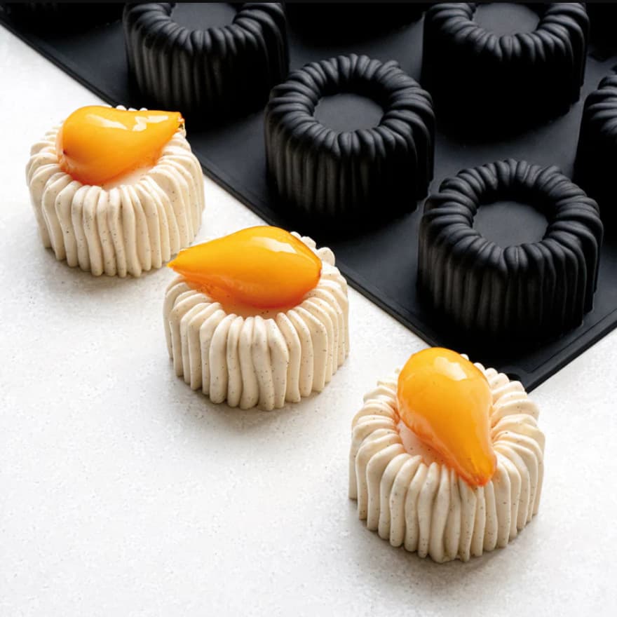 Shenhong 6-Cavity Wool Texture Round Grooved French Dessert Mousse Cake Silicone Mold Charlotte Chocolate