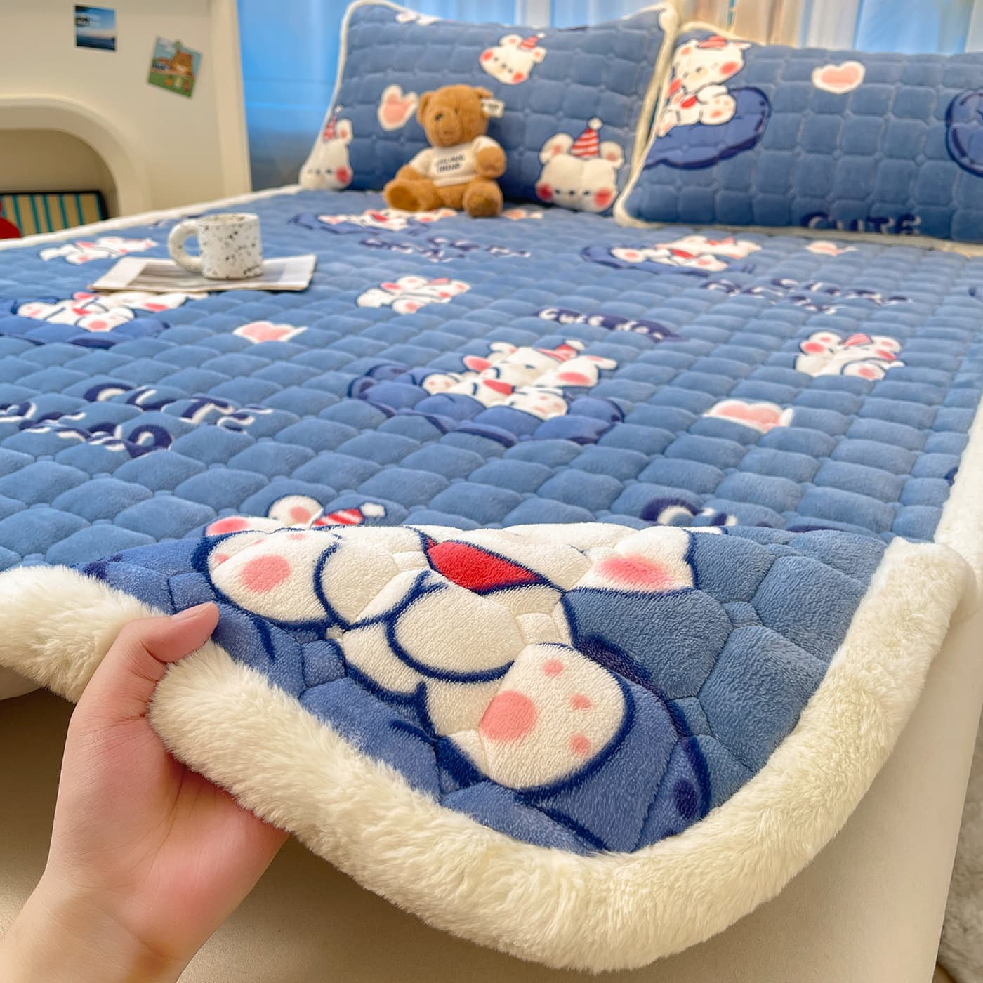 Winter Class A Milk Coral Fleece Mattress Pad, Soft Padded Cotton Insert, Warmth-Enhanced Non-Slip Bed Underpad, Quilted Mattress Topper