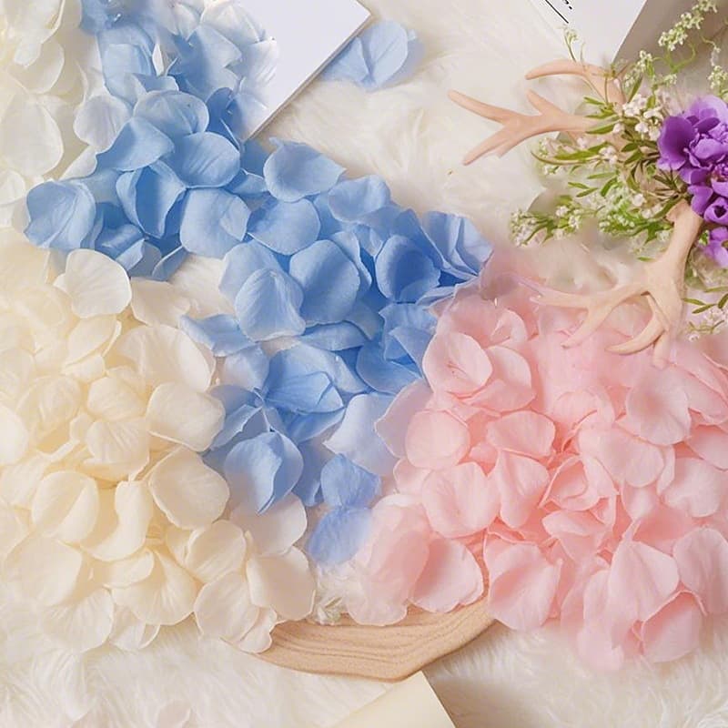 Artificial rose petals are used for wedding declarations of love, hand-scattered flower arrangements, Valentine's Day proposals, and creating a romantic wedding room.