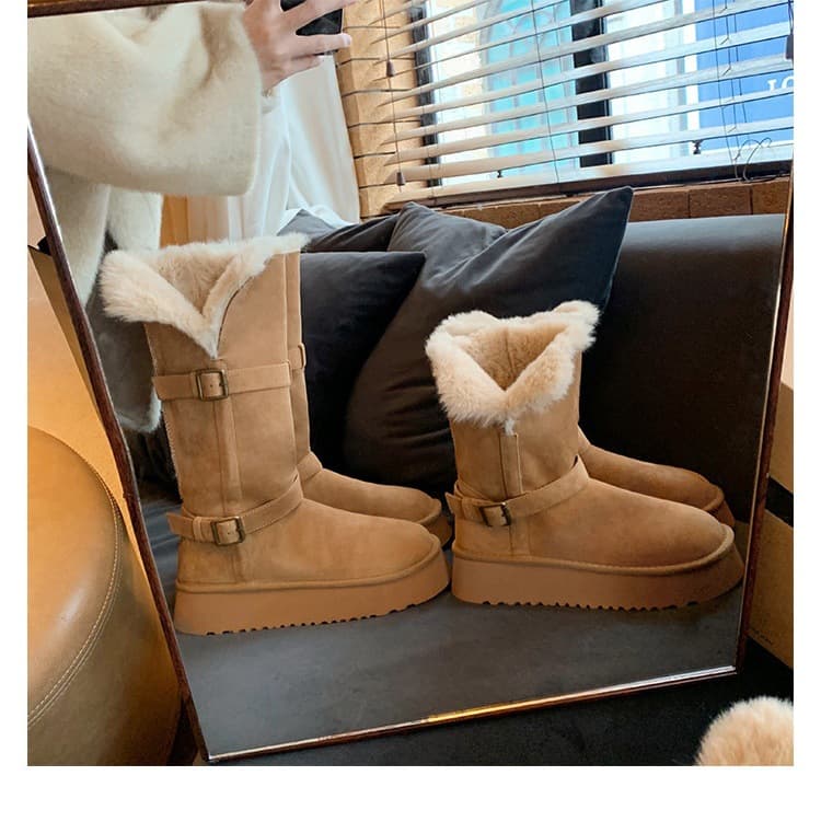 Popular online style two-way snow boots with buckle straps, thick soles, fur trim, and warm cotton padding. Mid-calf/high-top snow boots for women.