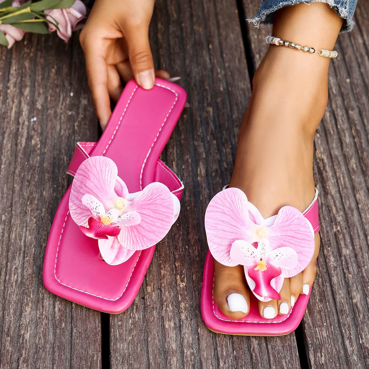 Plus Size Women's Thong Sandals Flat Large Flower Print Slip-On Casual Slippers Lightweight