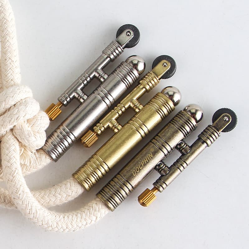 Vintage Kerosene Lighter Old-Style Flint Lighter Elegant Wheel Open Flame Outdoor Camping Ignition Portable Wholesale