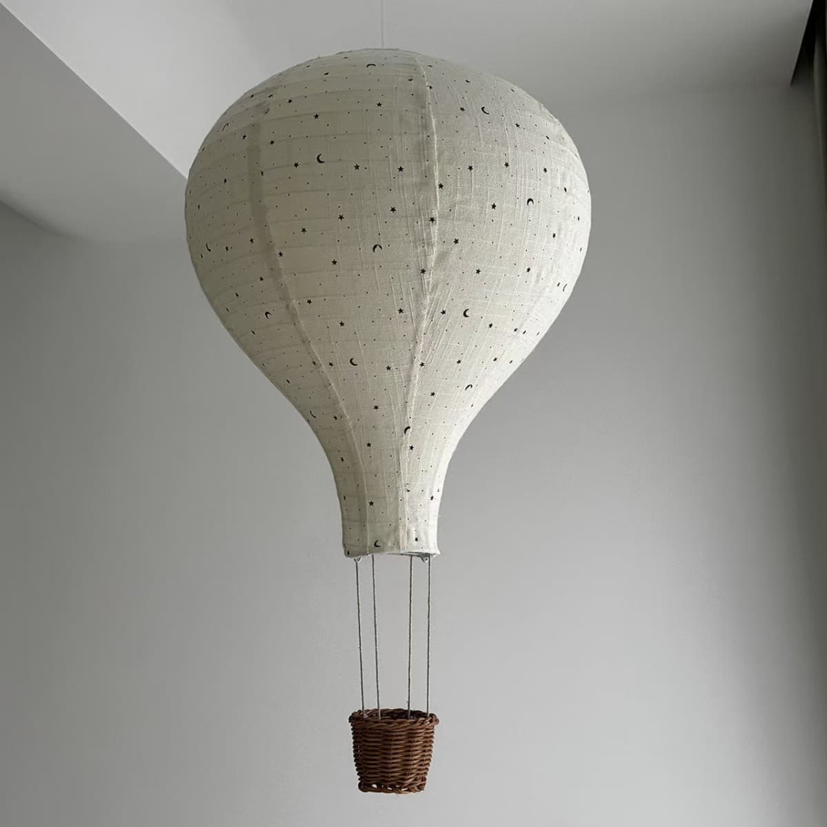 Nordic Ins Children's Room Handmade Fabric Hot Air Balloon Hanging Ornament, Home Decor Balloon Lamp Shade Photo Prop
