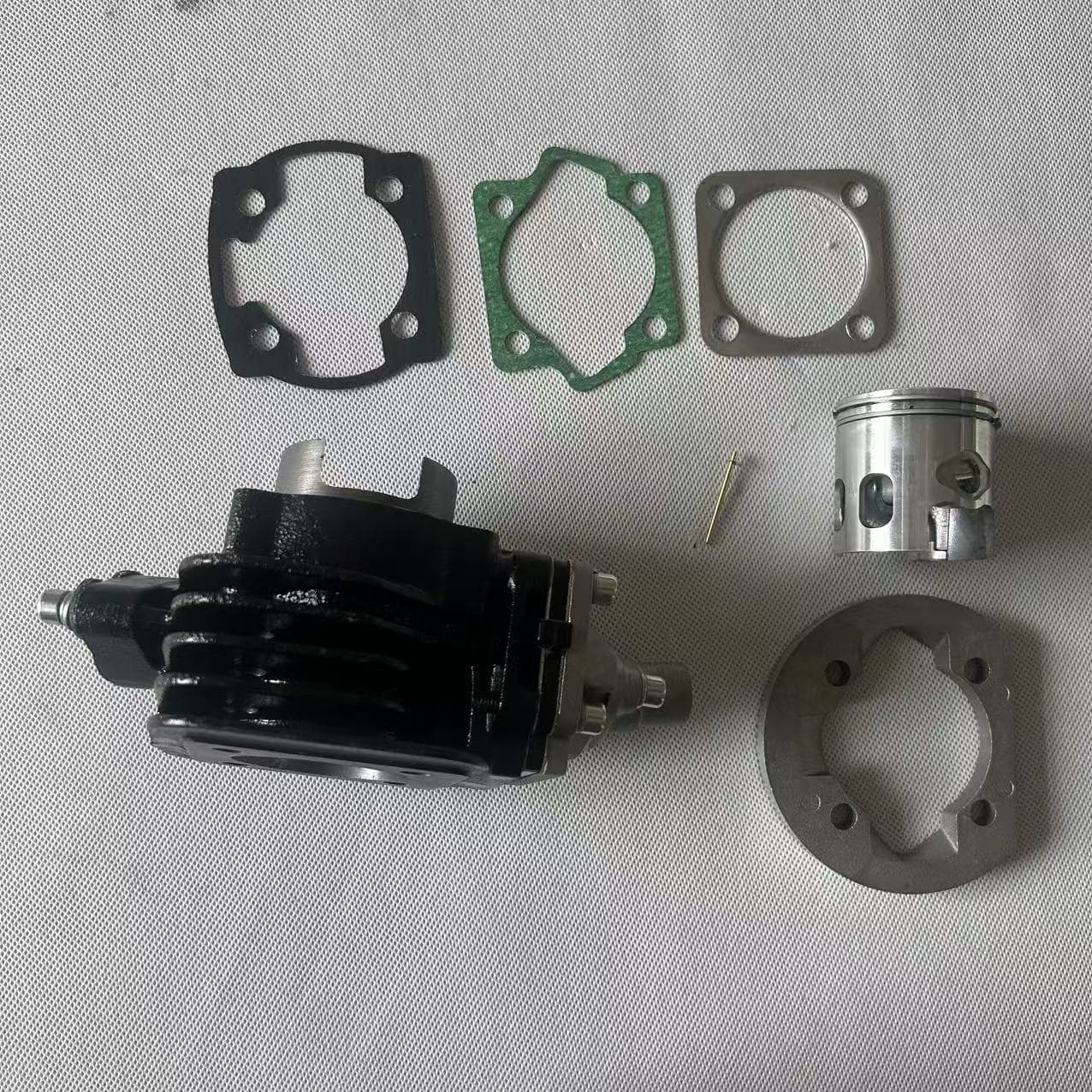 Two-stroke V80 cylinder assembly