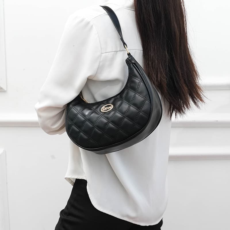 New Niche Bag Fresh Sweet Underarm Bag Single Shoulder Women's Bag Small Fragrance Style Diamond Quilted Embroidered Dumpling Bag Wholesale
