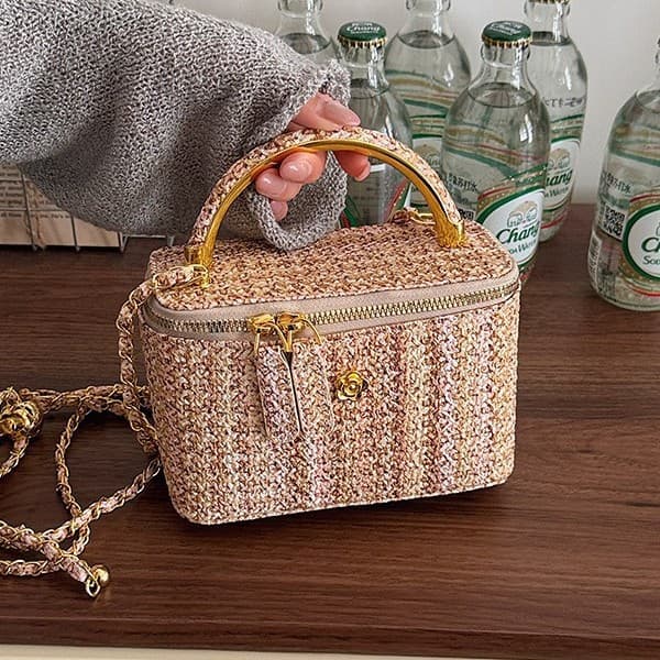 Chanel-Style Exquisite Crossbody Bag 2026 New Fashion Handbag for Women Versatile Niche Bucket Bag Makeup Bag