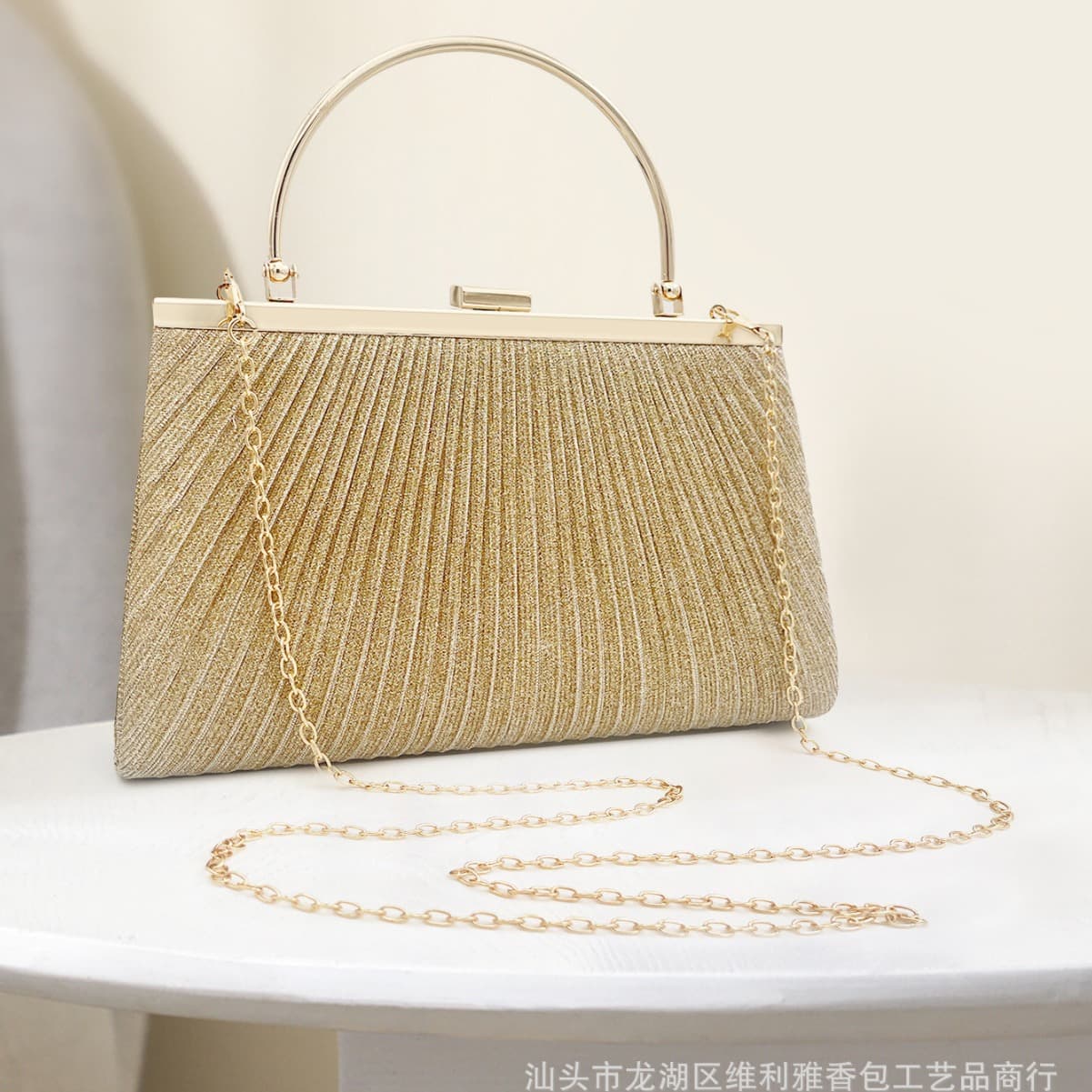 Cross-border E-commerce New Banquet Bag, European and American Crinkled Women's Chain Crossbody Bag, Elegant Banquet Dress Handbag