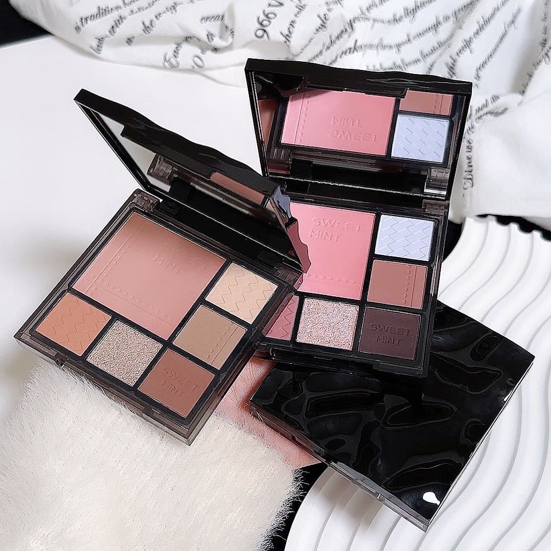 SWEET MINT Gradient Eyeshadow Palette Atmospheric Eyeshadow Highlight Contour Blush All-in-One Multi-Functional Palette