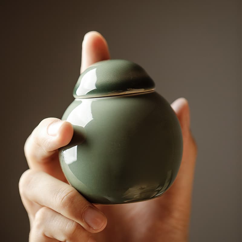 Yue Kiln Longquan Celadon Small Ceramic Tea Cans, Portable Mini Tea Tin Boxes, Sealed Travel Packaging, Scented Powder Jars