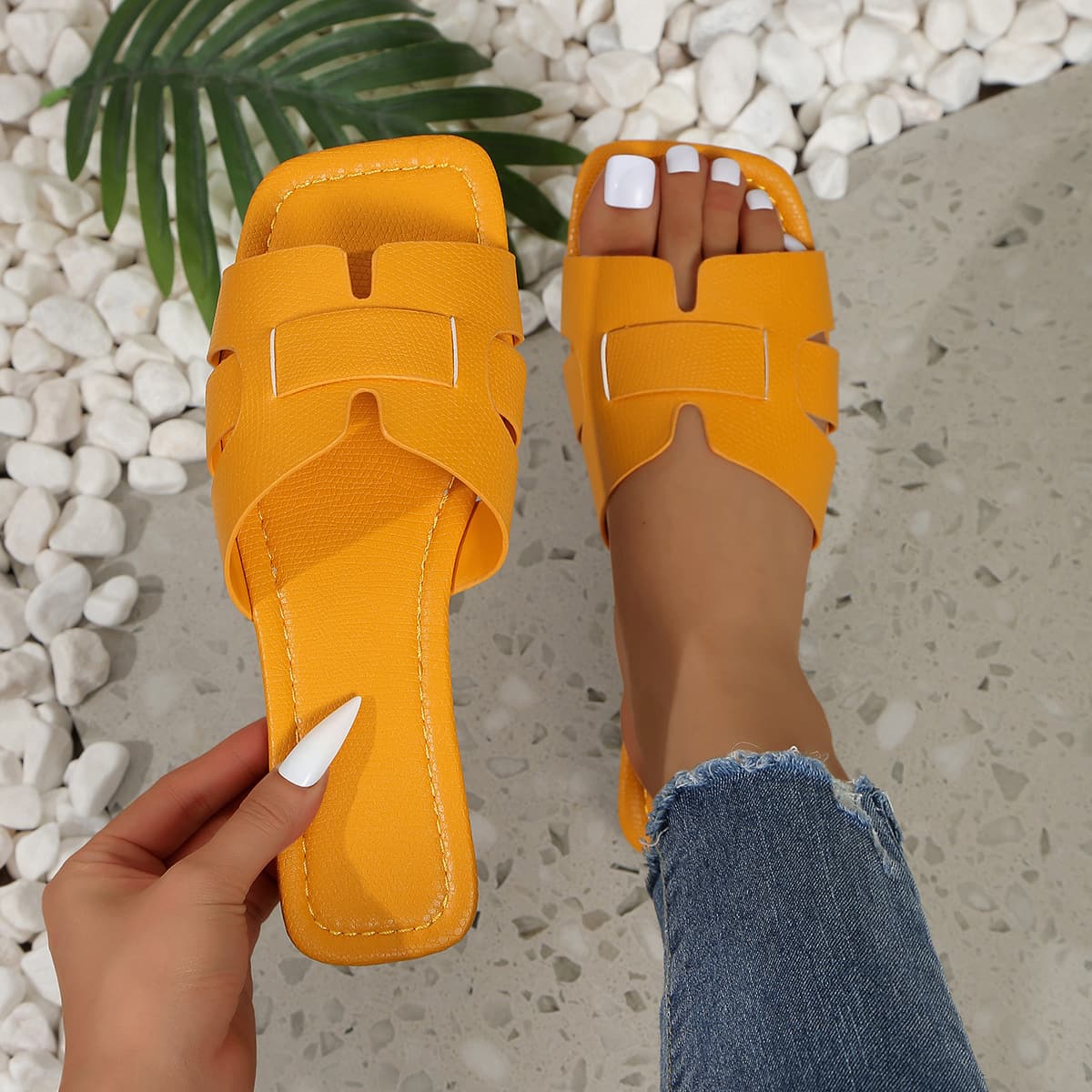 European and American Plus Size Solid Color Lightweight Flat Slippers for Women, Southeast Asia Cross-border Outdoor Beach Sandals Slippers
