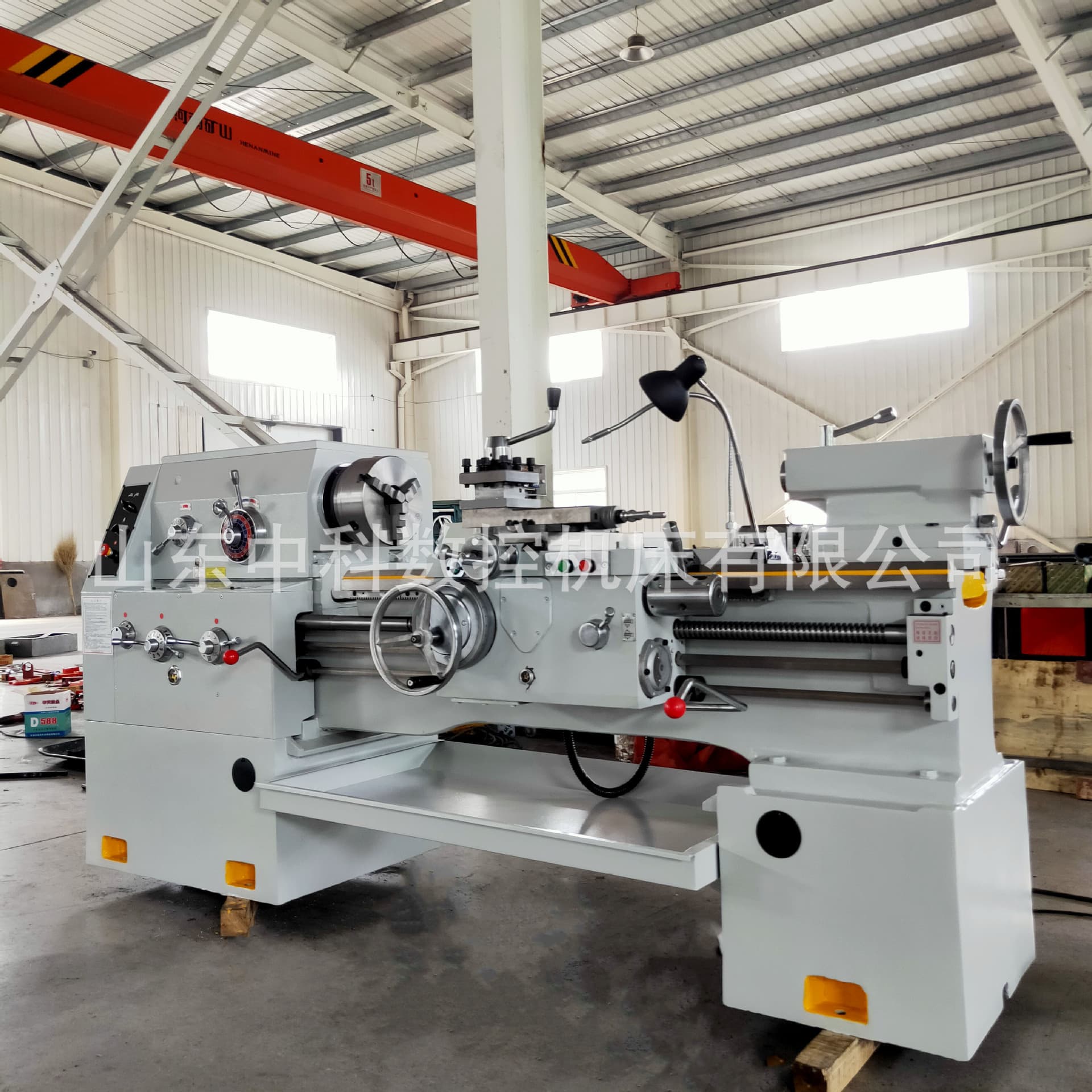 Factory stock ordinary lathe C6240*1000 turning various shaft accessories C6240 large bore lathe