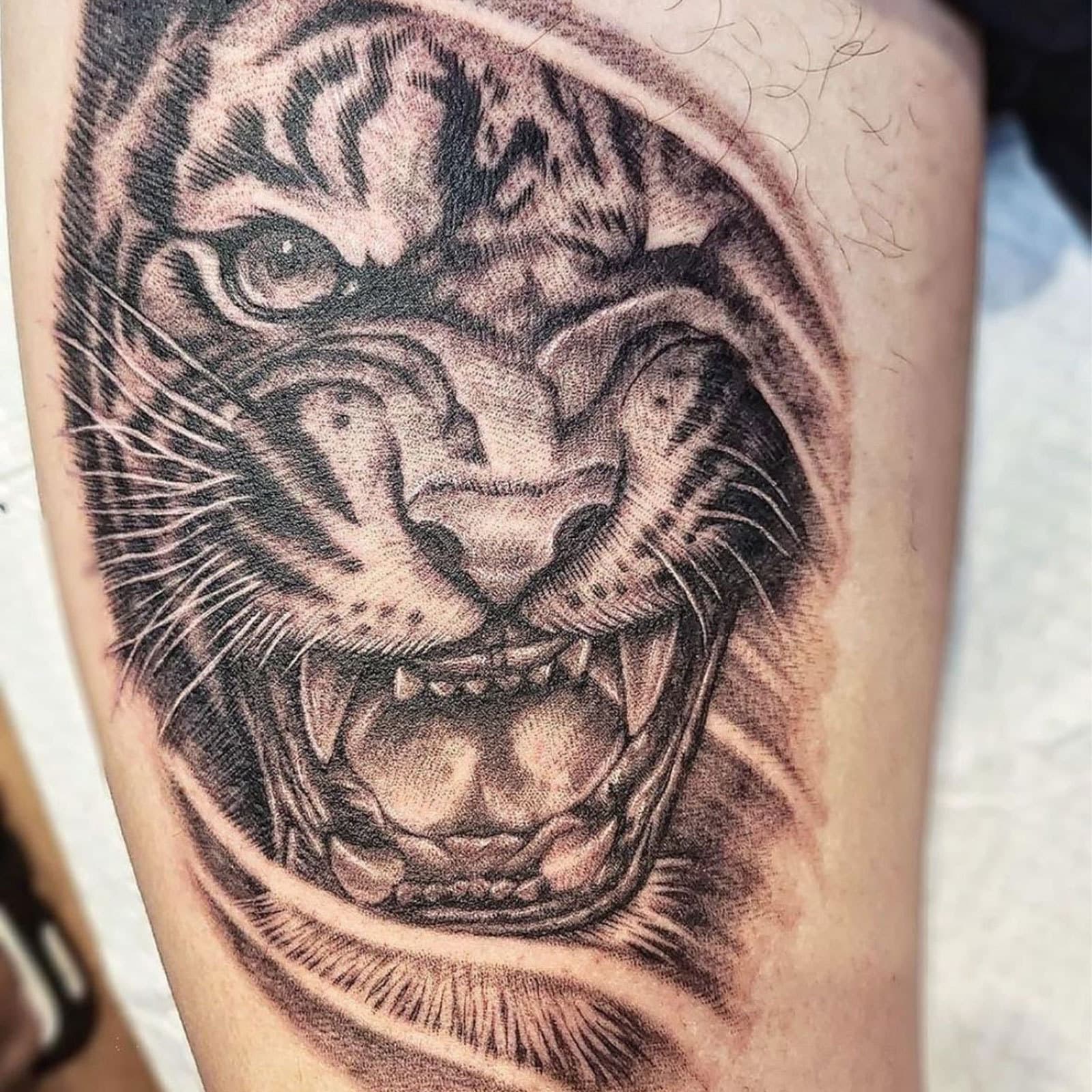 Black and white sketch tiger head tattoo sticker, domineering and roaring tiger head long forearm waterproof tattoo sticker for men and women
