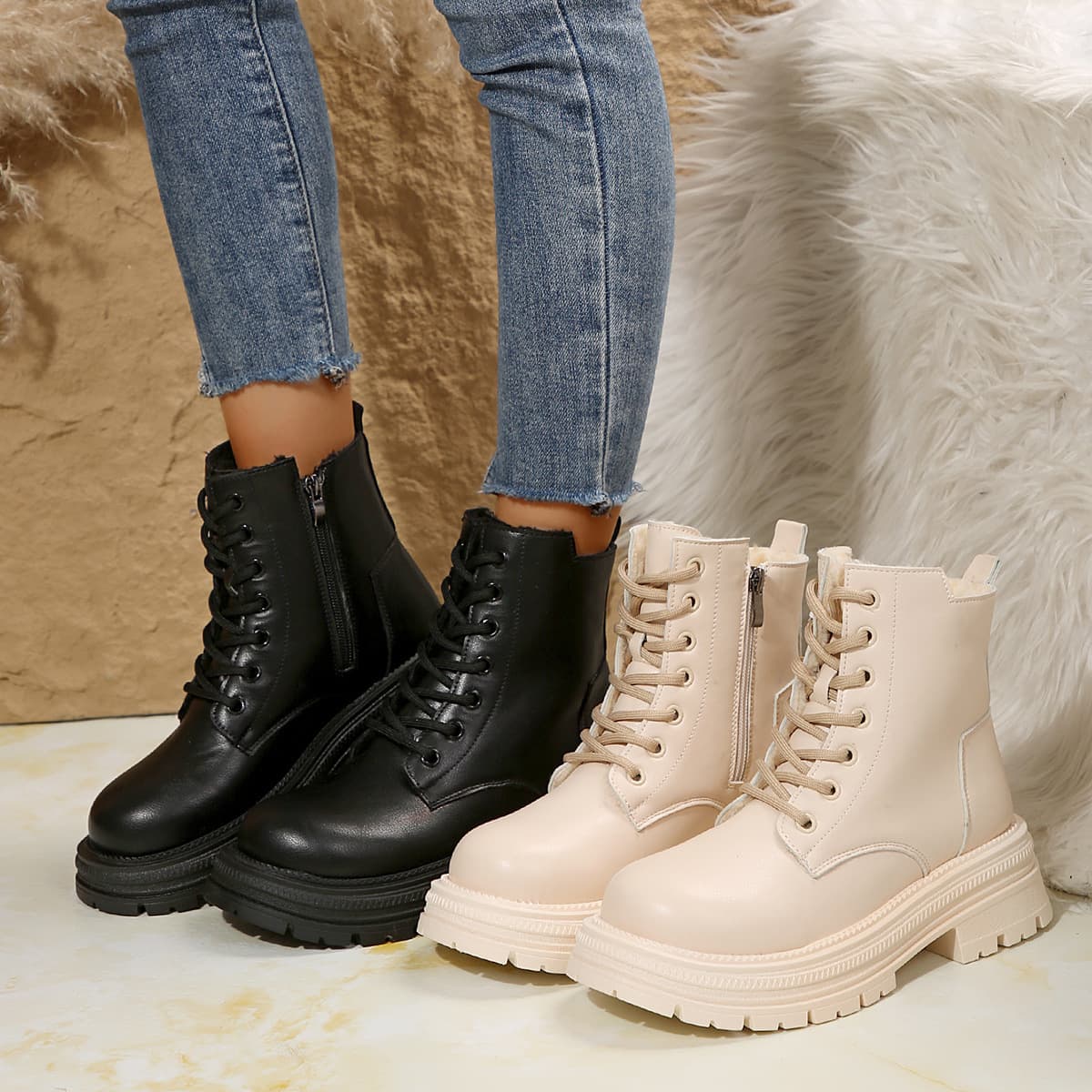 Outer size plus size 2025 autumn and winter new women's boots Martin boots single lining velvet thick sole lace-up black classic short boots for women
