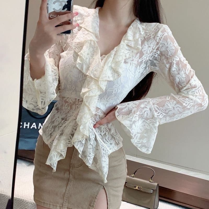 French lace shirt for women in spring and summer, stylish waist-cinching, beautiful top