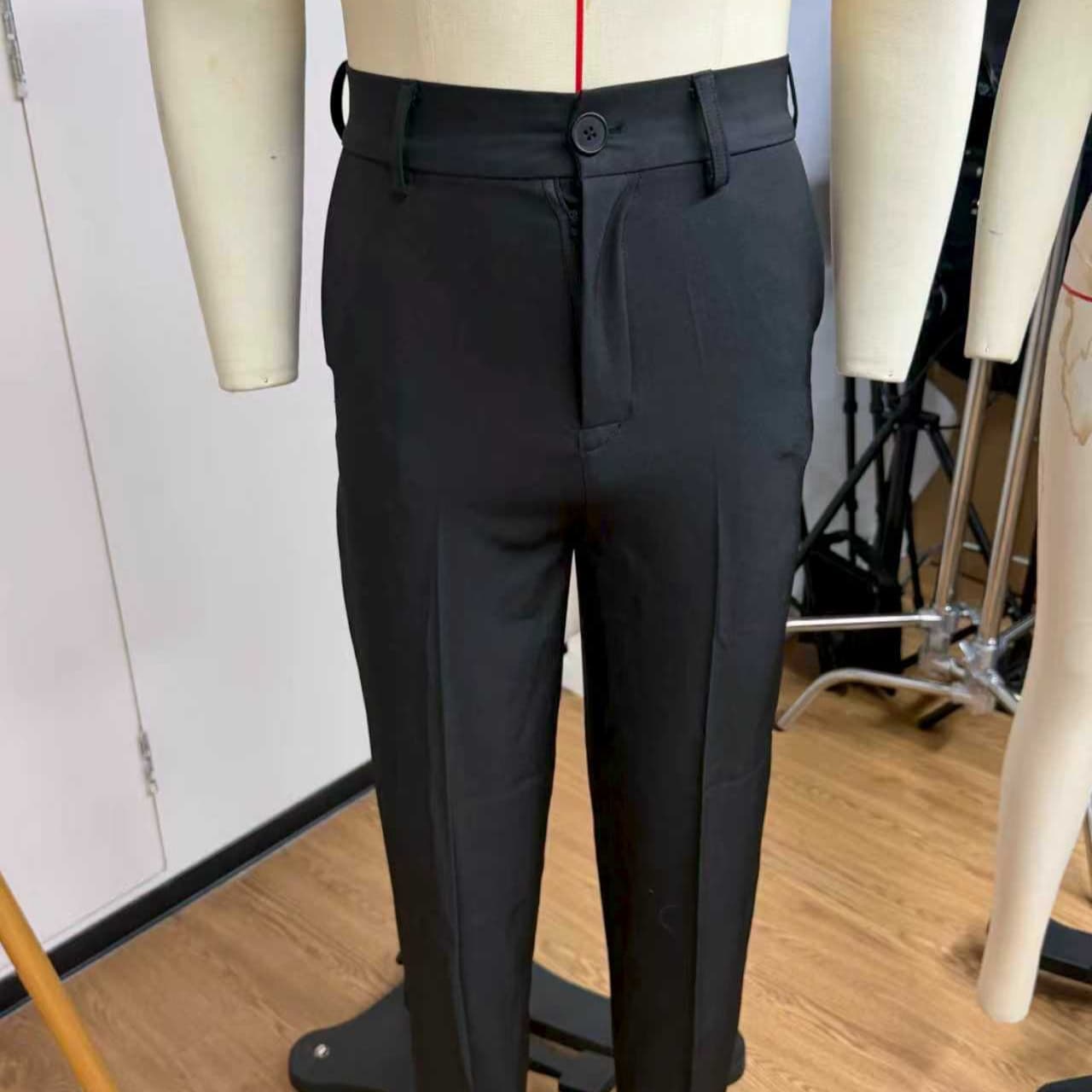 Mature and sophisticated men's suit trousers, summer commuting outfits, high-end business casual slim-fit straight leg men's trousers