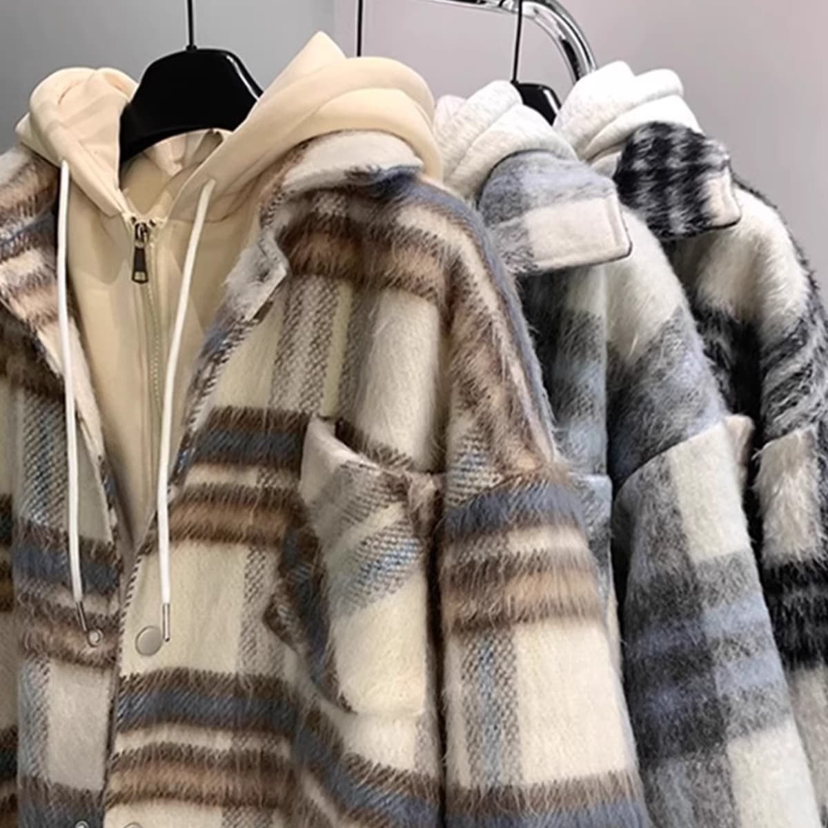 New American-style autumn/winter faux two-piece plaid jacket for men, high-end Chanel-inspired couple's hooded jacket top