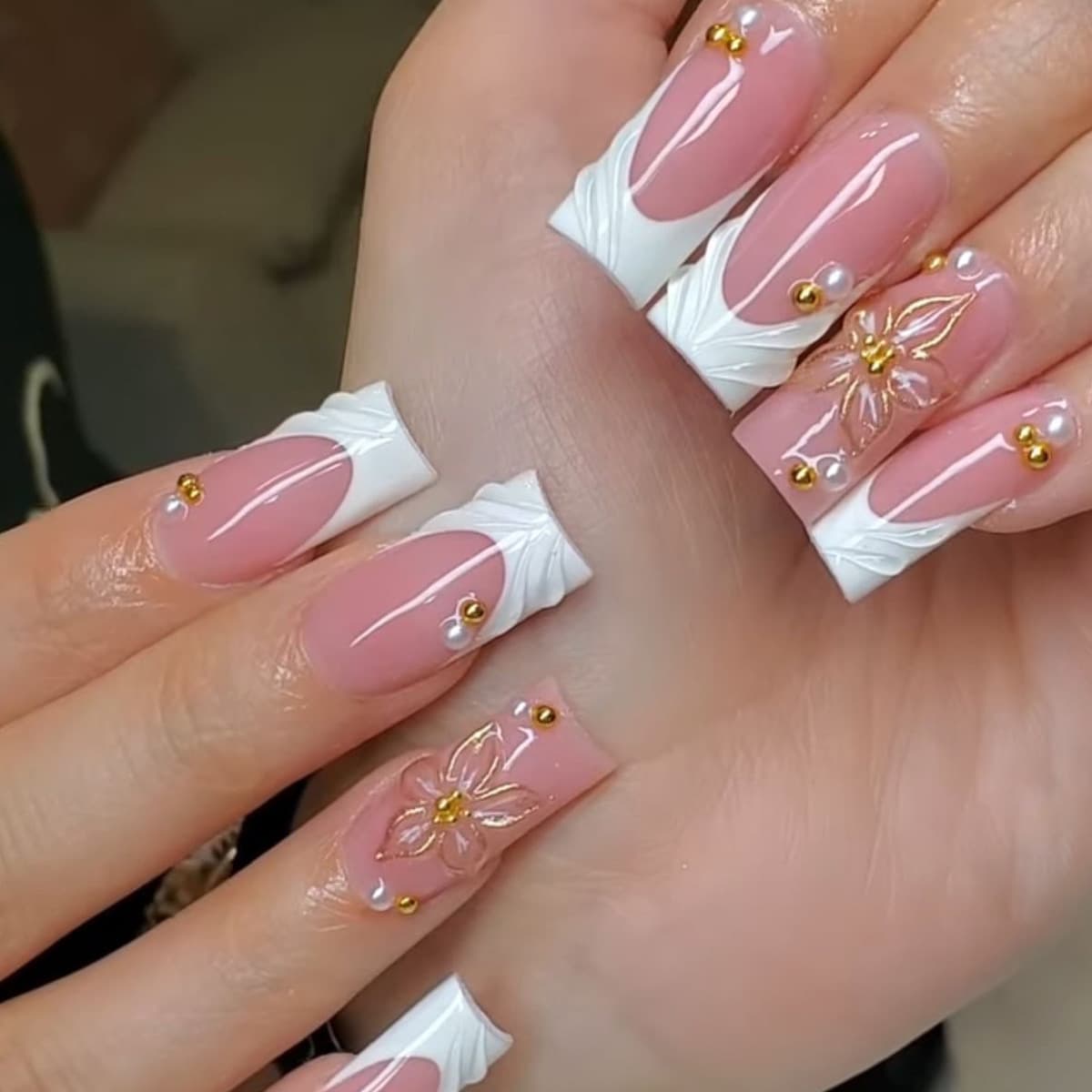 Cross-Border Hot Selling Long Nail Tips White French 3D Epoxy Flower Gold Pearl Decor Removable Fake Nails