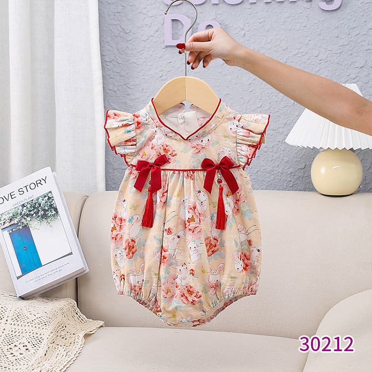 New summer children's clothing, baby jumpsuit, stylish floral newborn baby bag, baby girl's triangle romper
