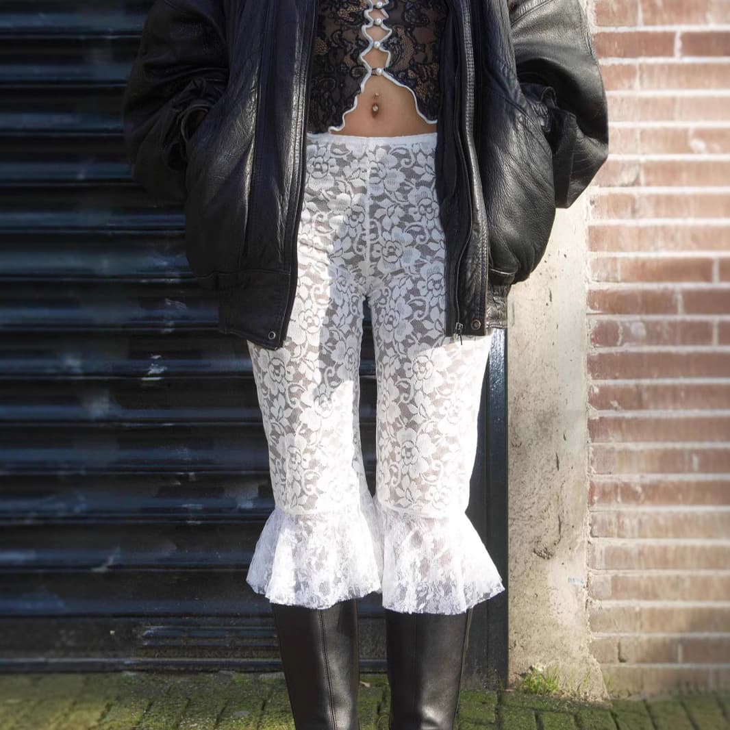 Cross-border 2025 Early Spring Amazon New Sexy Lace Hollow European and American Cross-border Hot Girl Women's See-through Capri Pants