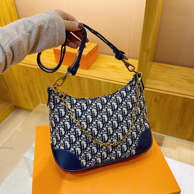 Bags: New chain embroidered crescent bag, vintage letter underarm bag, large capacity commuter shoulder crossbody bag