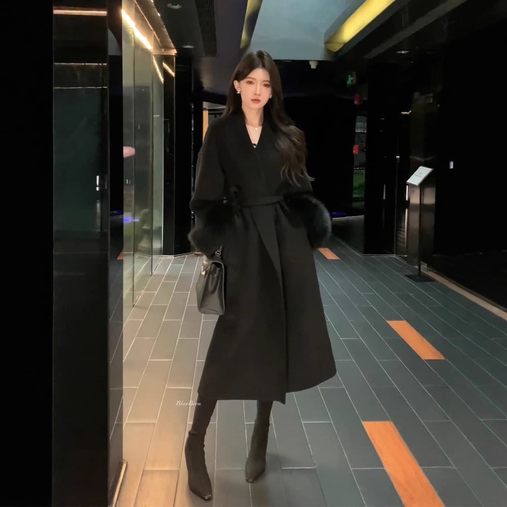 Exclusive Autumn Winter New Double-Faced Casual Wool Coat Bathrobe Style, High-End Fox Fur Sleeves Black Long Coat