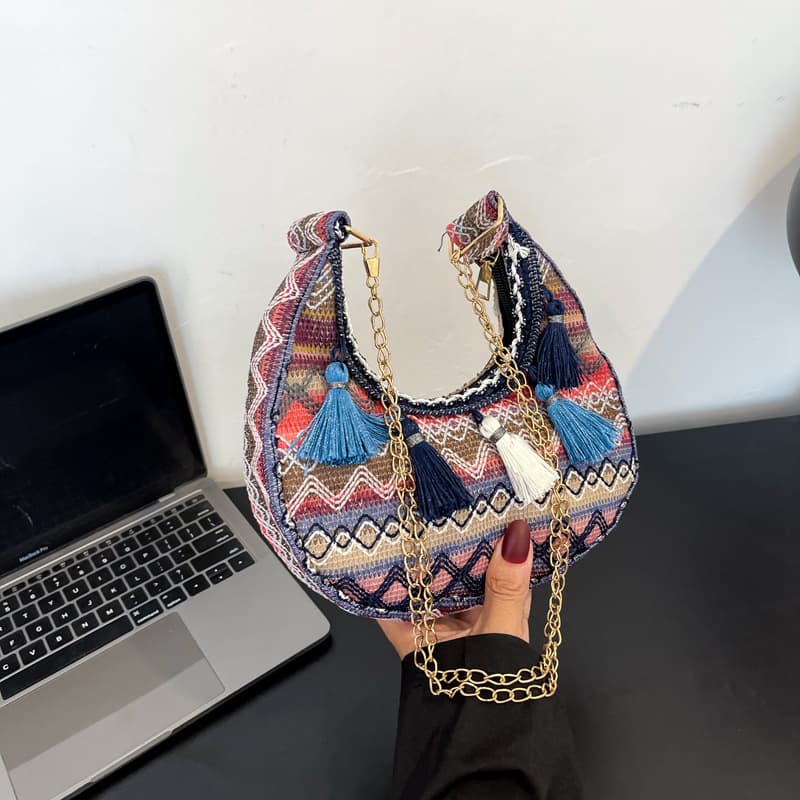 Ethnic style tassel shoulder bag armpit bag 2025 popular simple crossbody travel chain fashion girl bag