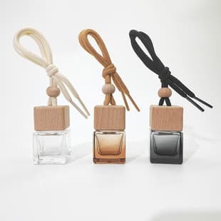 Car Aromatherapy Empty Bottle Square Glass Bottle Wooden Cube Perfume Bottle Car Ornament Bottle Car Perfume Hanging Decoration Bottle Wholesale
