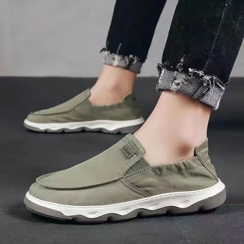 Men's Casual Canvas Shoes Slip-On Beijing Style Breathable Round Toe Versatile Flat Footwear Comfortable Summer Non-Leather