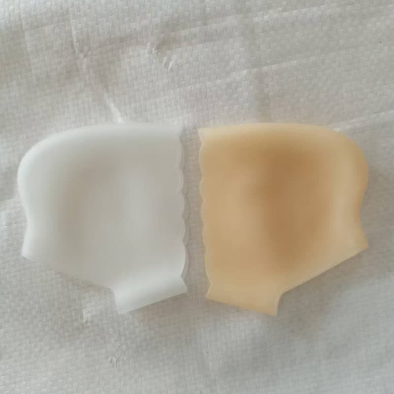 Thin silicone heel cracking and dryness protection cover, anti-crack cover, men's and women's moisturizing socks, heel cover, heel protector.