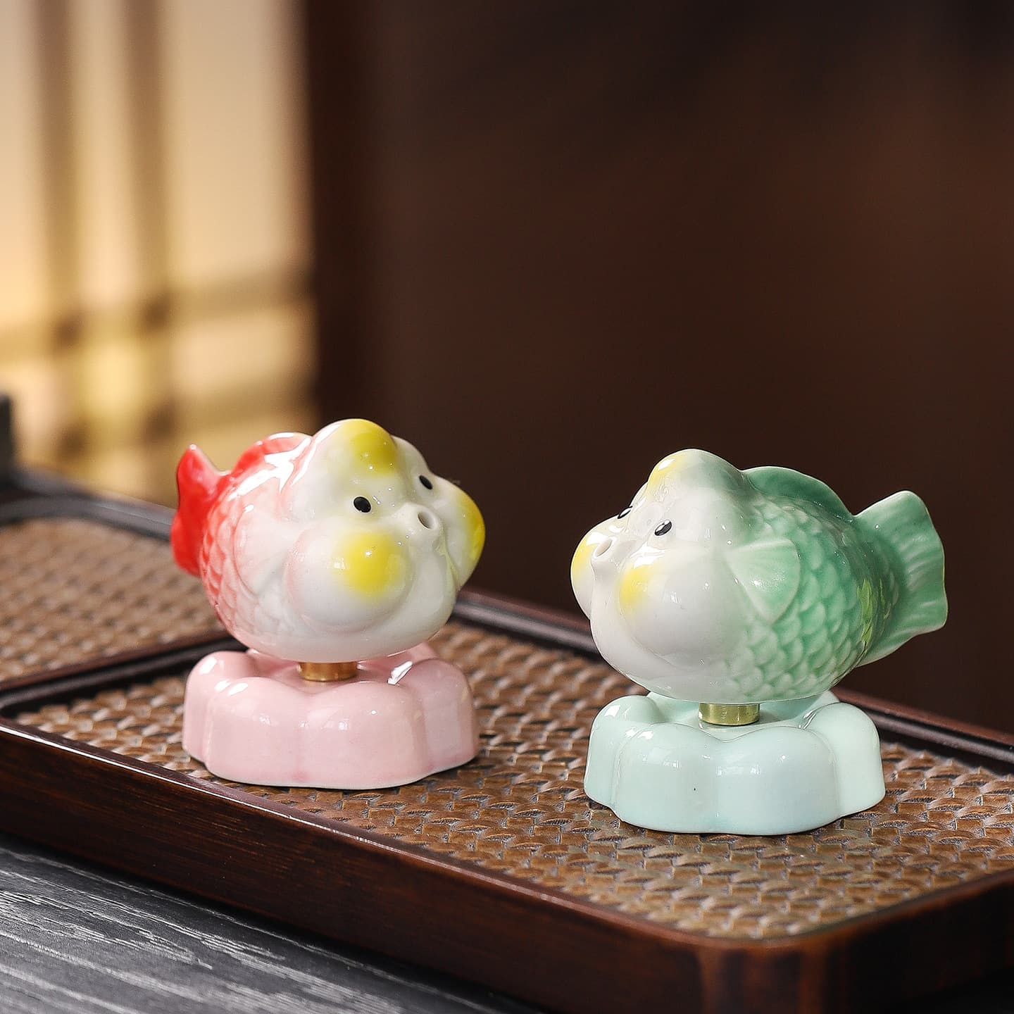 Jingdezhen Ceramic Rotating Fortune Koi Bubble Fish Tea Pet Desktop Cute Popular New Hot Spinning Fish
