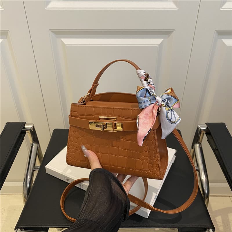 2026 Korean Style Spring New Trendy Small Square Bag for Women Commuter Casual High-Fashion Crossbody Lock Buckle Bag