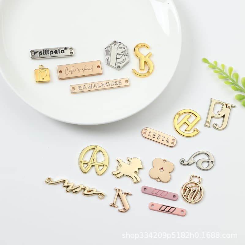 Custom Alloy Single-Hole Scarf Stitching Nameplate Microwave Oven Logo Milk Tea Shop Event Small Gift