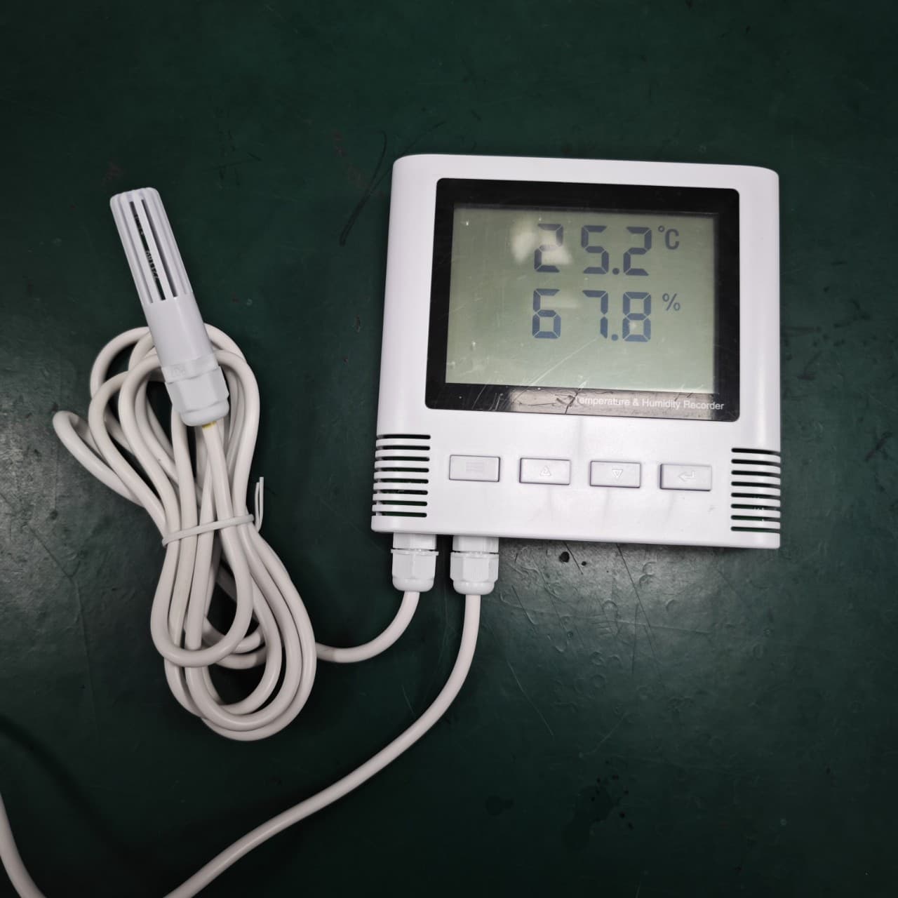 Temperature and Humidity Transmitter with LCD Display, RS485 Communication, Wall-Mount Installation for Communication Rooms, Factories
