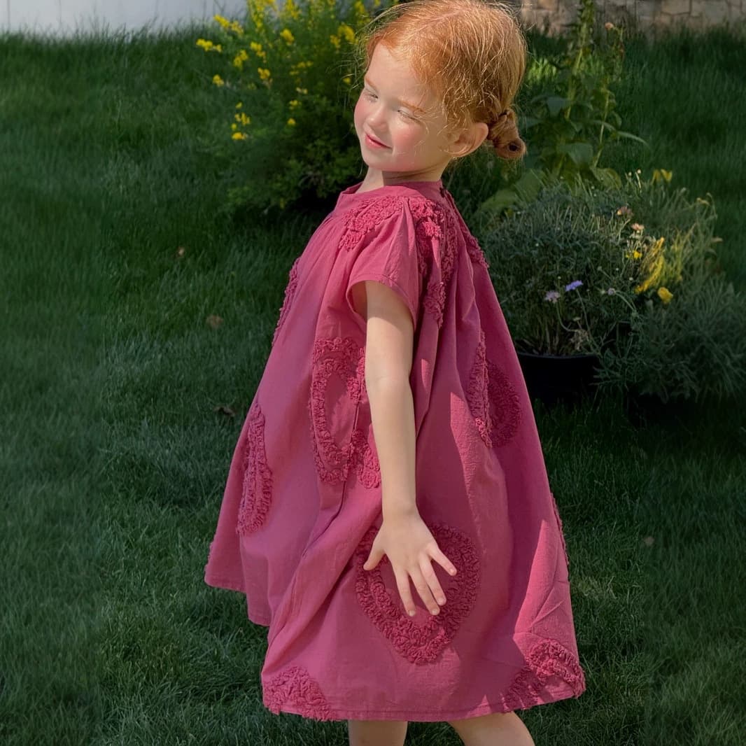 Cheng Le 26 Girls Heart Embroidery Retro Sleeveless Dress Girls Cute Elegant Doll Dress