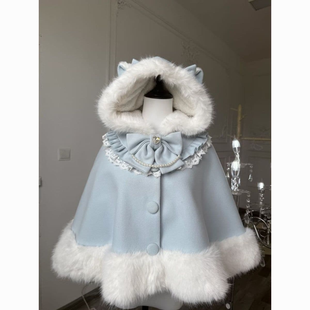 Autumn/winter cute Lolita woolen cape shawl coat sweet 2025 new warm plush with tag and collar label.