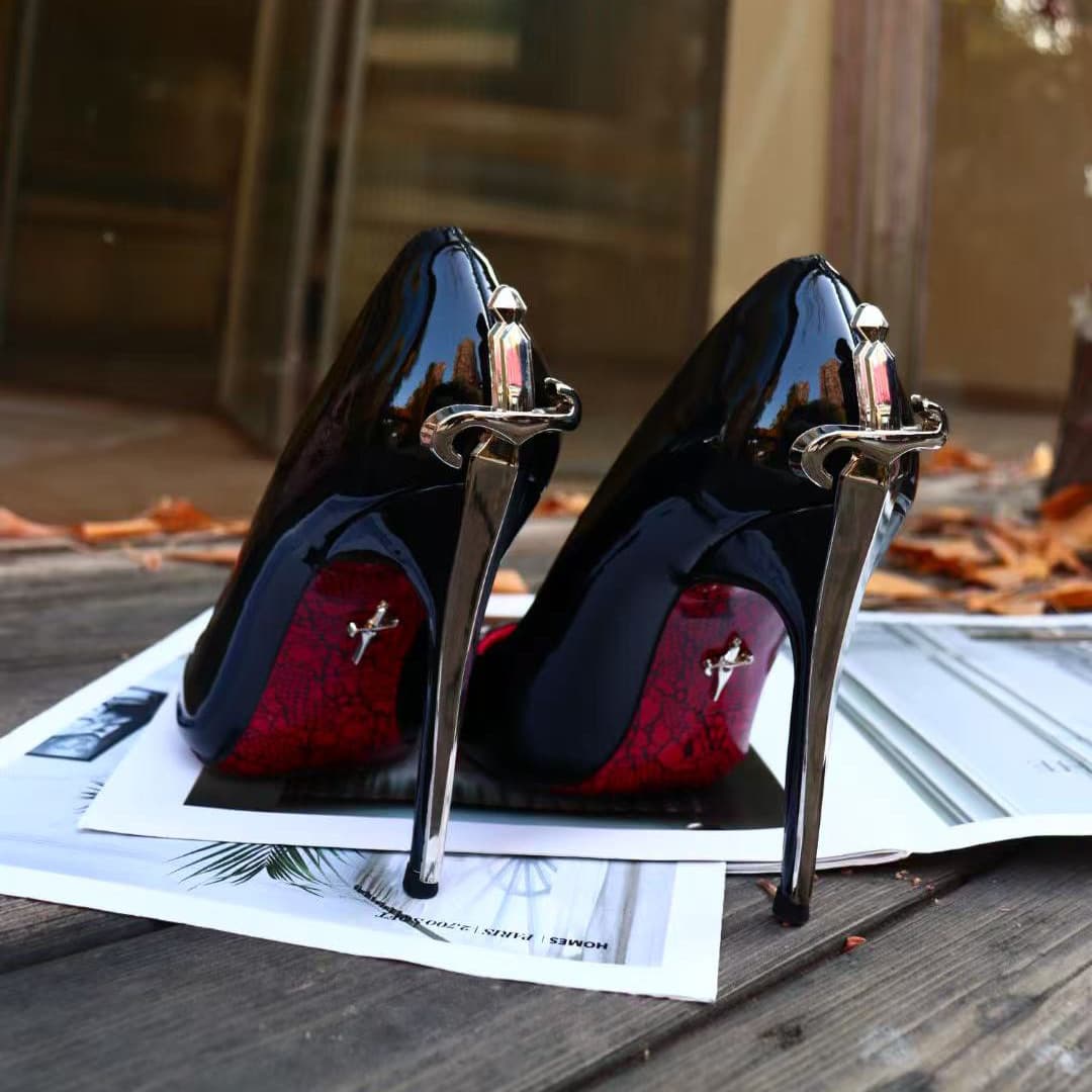 High-heeled shoes for women 2026 European and American new style sharp sword metal elements pointed toe stiletto heels beautiful temperament high-end not tired feet